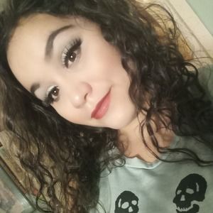 Meet your Posher, Anne v